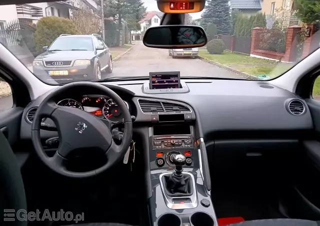 PEUGEOT 3008 1.6 Allure
