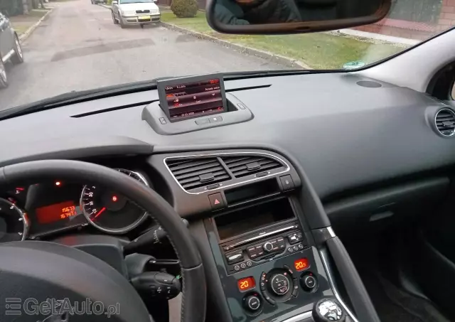 PEUGEOT 3008 1.6 Allure