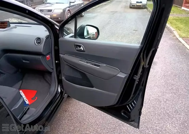 PEUGEOT 3008 1.6 Allure