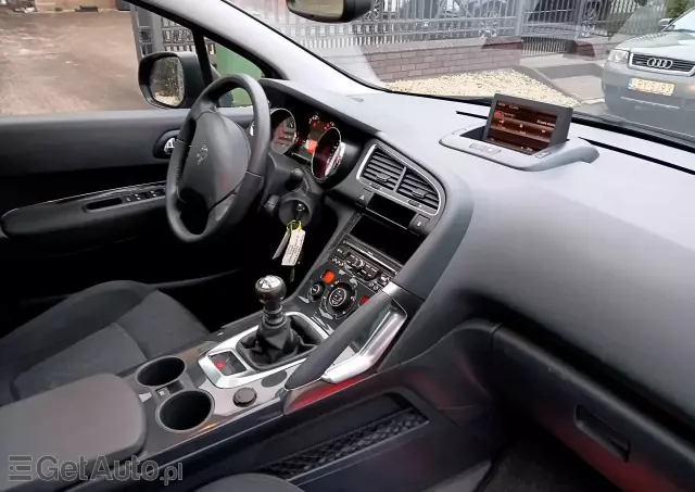 PEUGEOT 3008 1.6 Allure