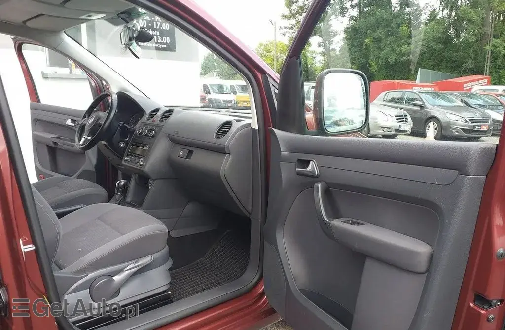 VOLKSWAGEN Caddy California 