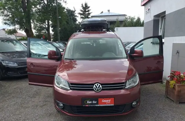 VOLKSWAGEN Caddy California 