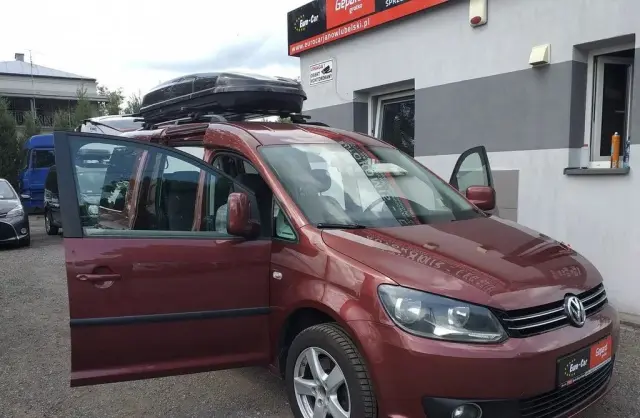 VOLKSWAGEN Caddy California 