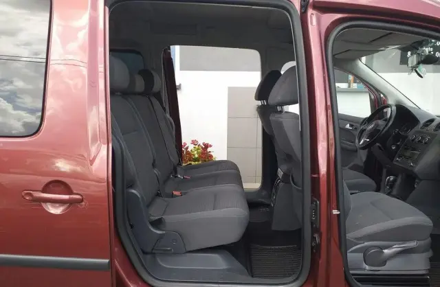 VOLKSWAGEN Caddy California 