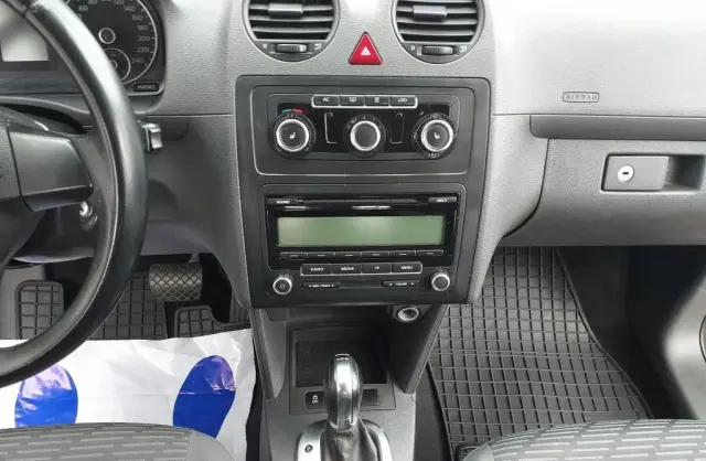 VOLKSWAGEN Caddy California 