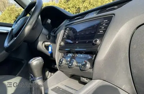 SKODA Octavia 