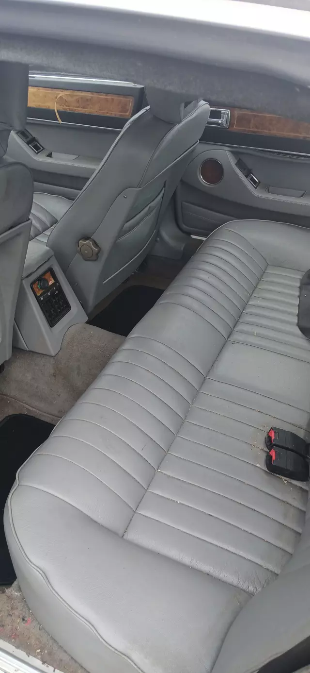 JAGUAR Xj40 