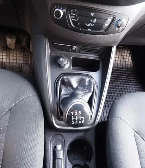 FORD Transit Courier 