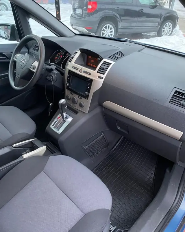 OPEL Zafira 2.2 Automatik Edition