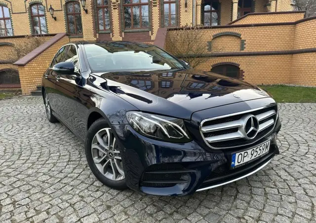 MERCEDES-BENZ Klasa E 220 d 4-Matic AMG