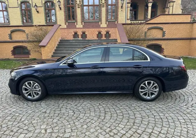 MERCEDES-BENZ Klasa E 220 d 4-Matic AMG