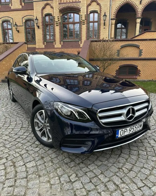 MERCEDES-BENZ Klasa E 220 d 4-Matic AMG