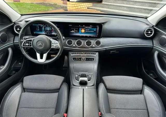 MERCEDES-BENZ Klasa E 220 d 4-Matic AMG