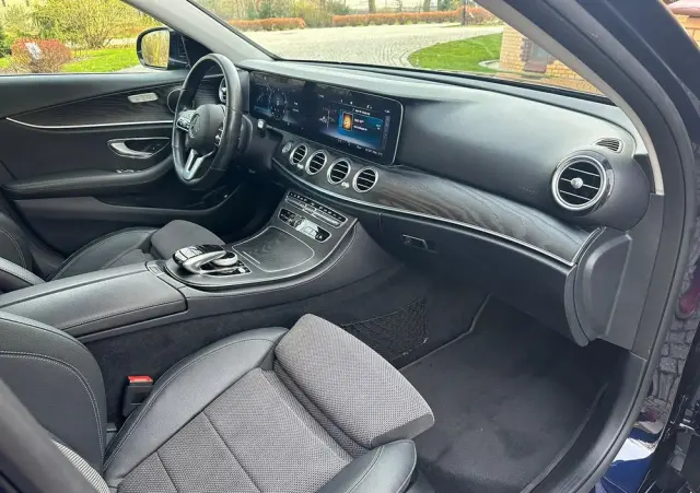 MERCEDES-BENZ Klasa E 220 d 4-Matic AMG