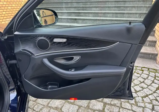 MERCEDES-BENZ Klasa E 220 d 4-Matic AMG