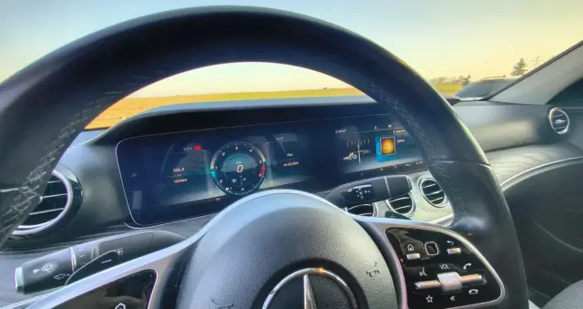 MERCEDES-BENZ Klasa E 220 d 4-Matic AMG