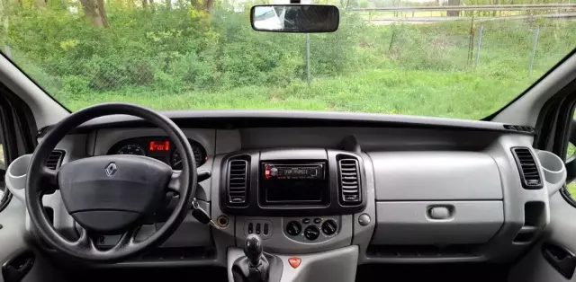RENAULT Trafic 