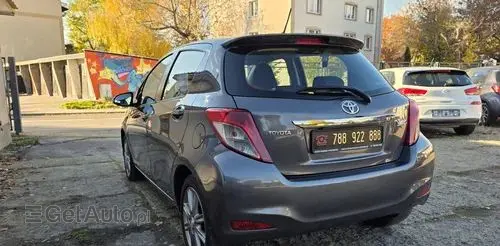 TOYOTA Yaris 