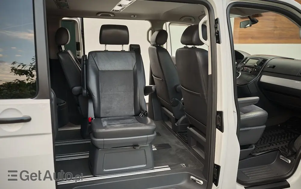 VOLKSWAGEN Multivan 