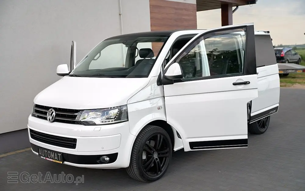 VOLKSWAGEN Multivan 
