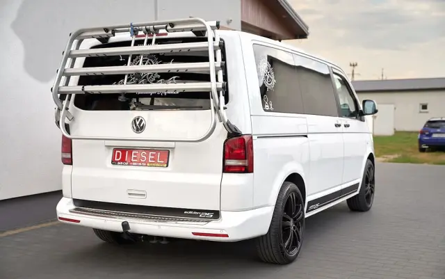 VOLKSWAGEN Multivan 