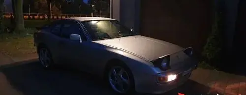 PORSCHE 944 
