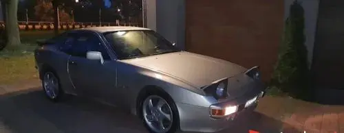 PORSCHE 944 