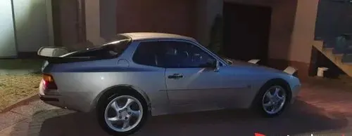 PORSCHE 944 