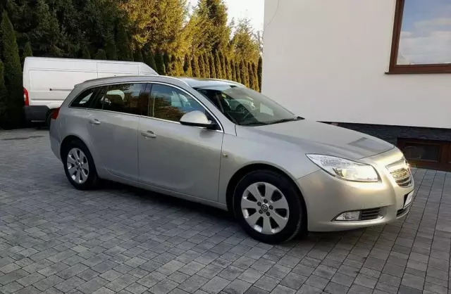 OPEL Insignia 