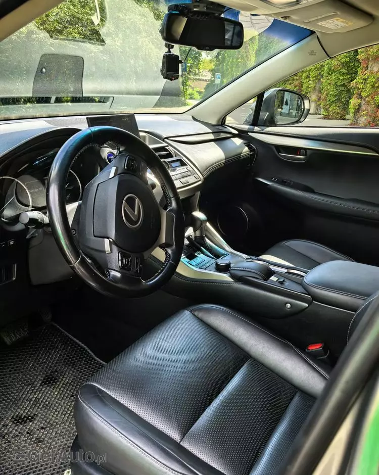 LEXUS NX 300h Comfort AWD