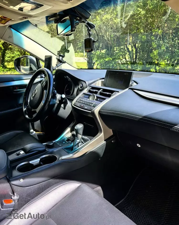 LEXUS NX 300h Comfort AWD