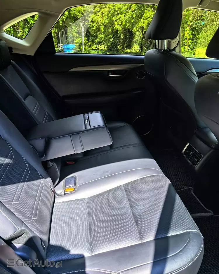 LEXUS NX 300h Comfort AWD