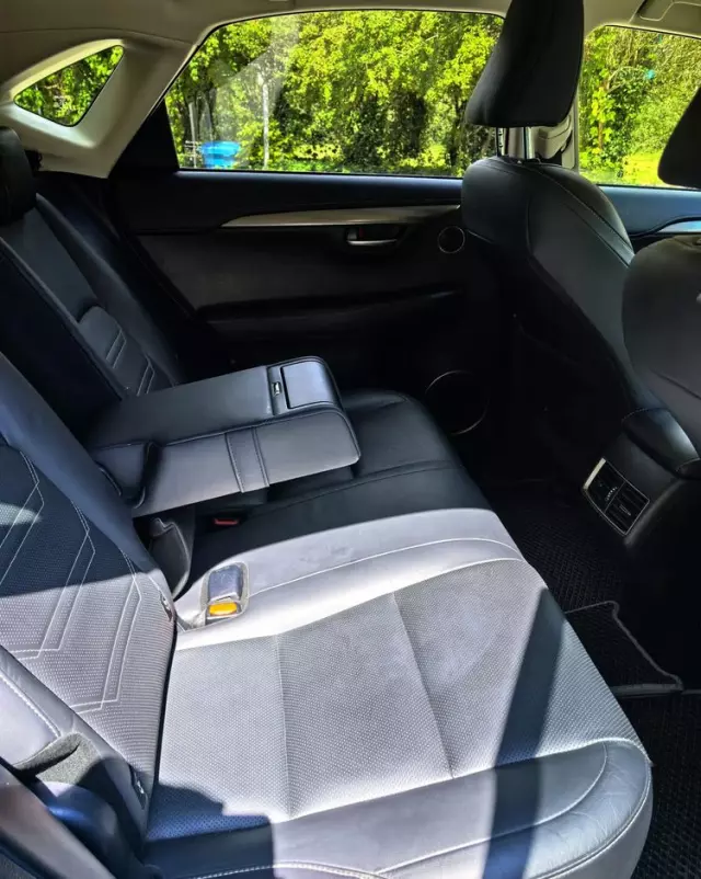 LEXUS NX 300h Comfort AWD