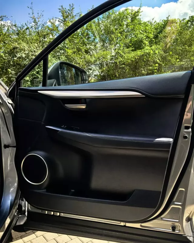 LEXUS NX 300h Comfort AWD