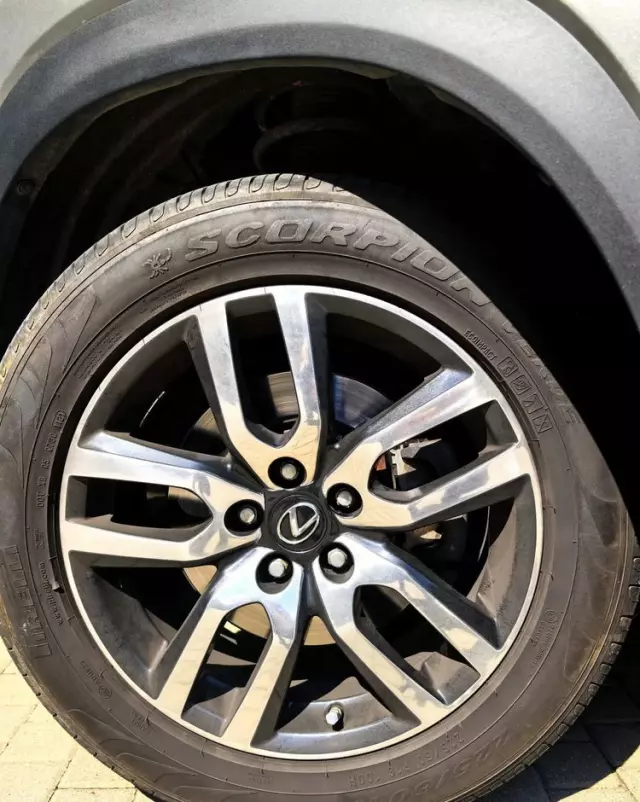 LEXUS NX 300h Comfort AWD