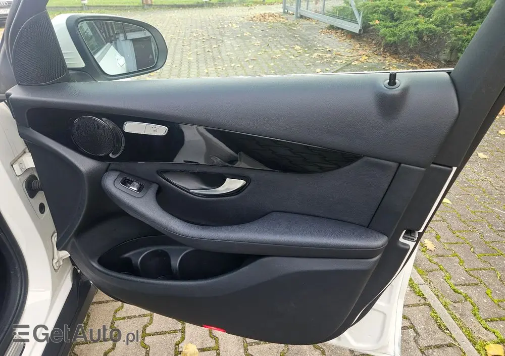 MERCEDES-BENZ GLC 220 d 4Matic 9G-TRONIC