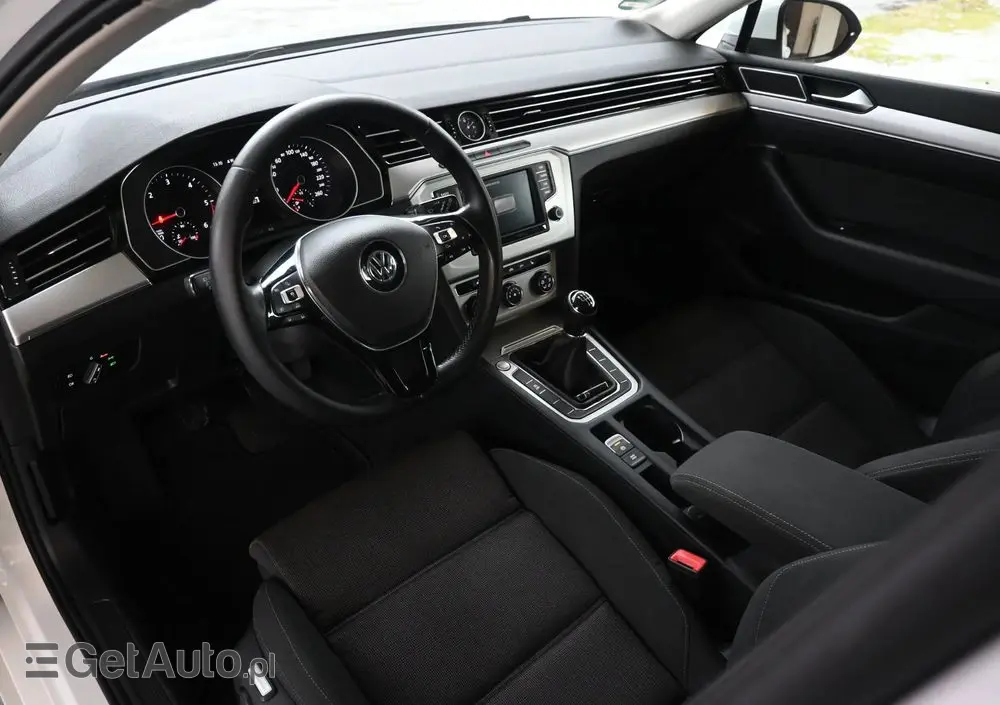 VOLKSWAGEN Passat 1.6 TDI (BlueMotion Technology) Comfortline