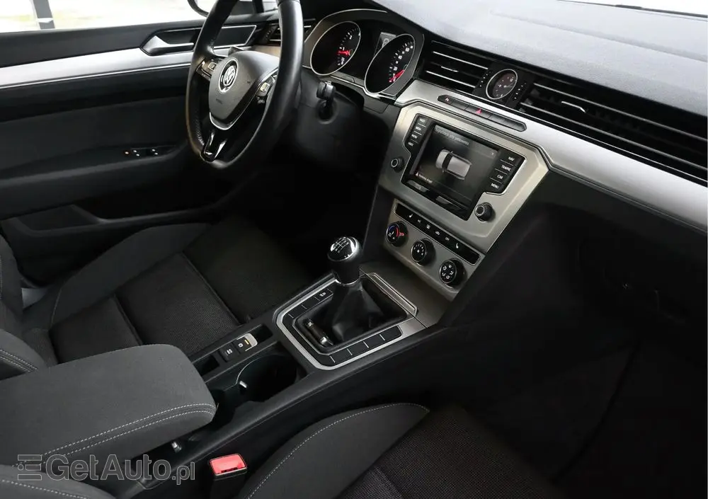 VOLKSWAGEN Passat 1.6 TDI (BlueMotion Technology) Comfortline