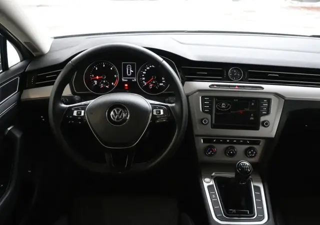 VOLKSWAGEN Passat 1.6 TDI (BlueMotion Technology) Comfortline