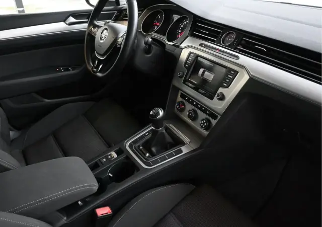 VOLKSWAGEN Passat 1.6 TDI (BlueMotion Technology) Comfortline