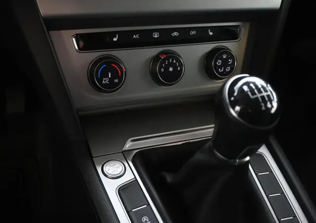 VOLKSWAGEN Passat 1.6 TDI (BlueMotion Technology) Comfortline