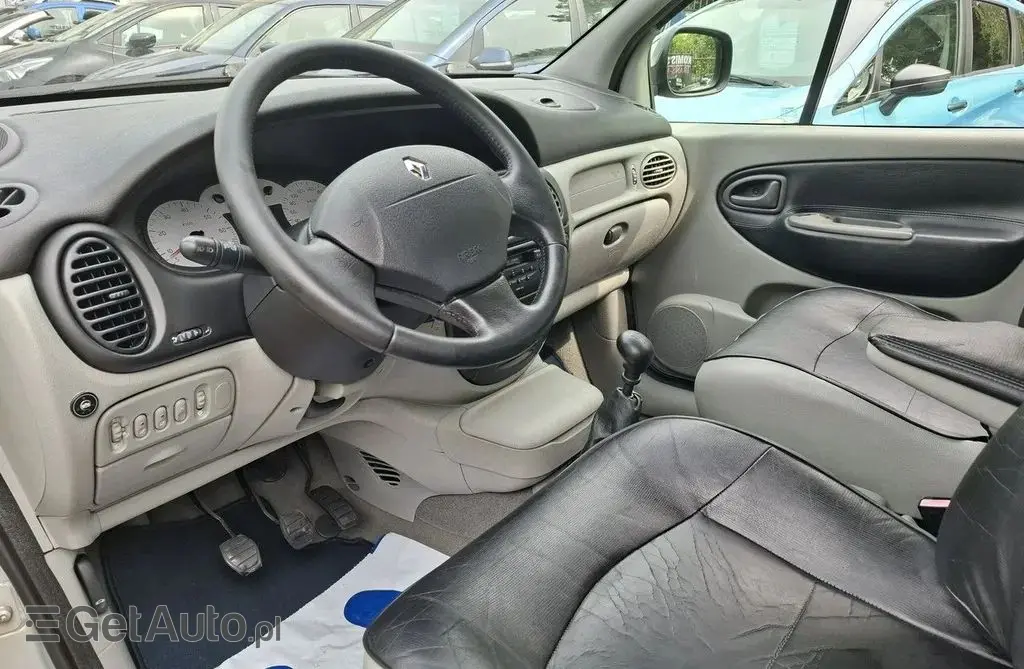 RENAULT Scenic 