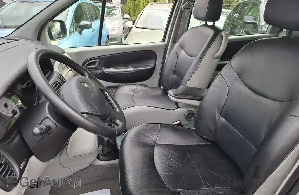 RENAULT Scenic 