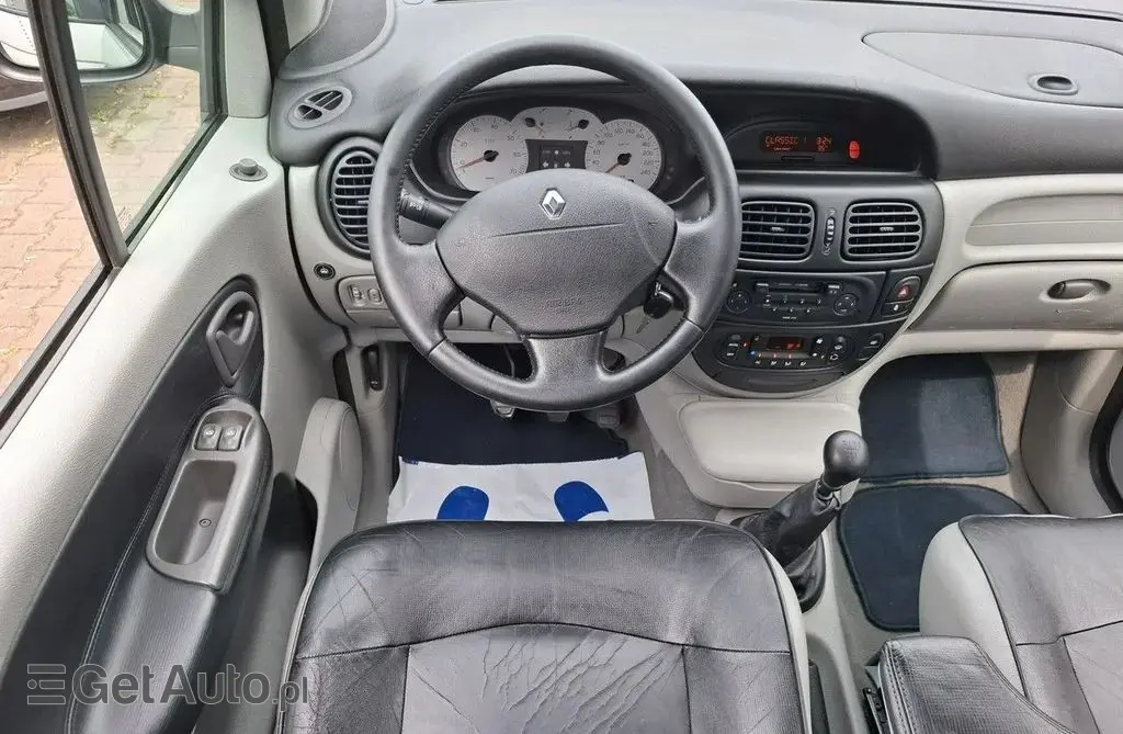 RENAULT Scenic 