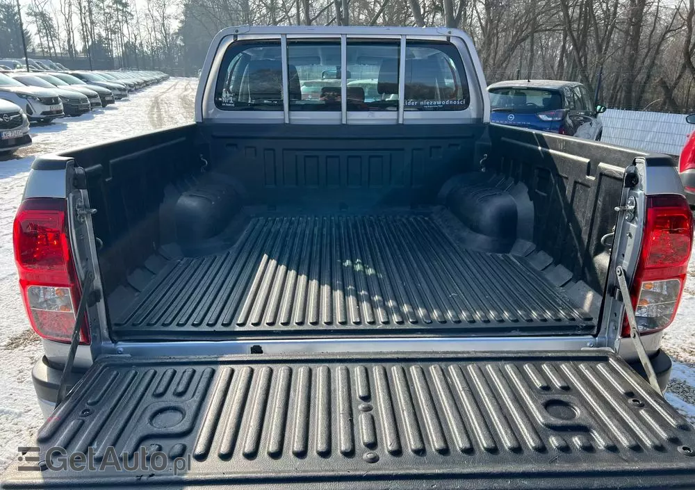 TOYOTA Hilux 2.4 D-4D Double Cab DLX 4x4