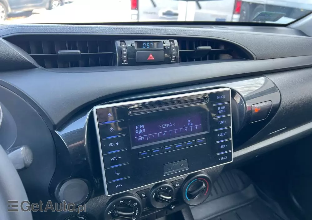 TOYOTA Hilux 2.4 D-4D Double Cab DLX 4x4