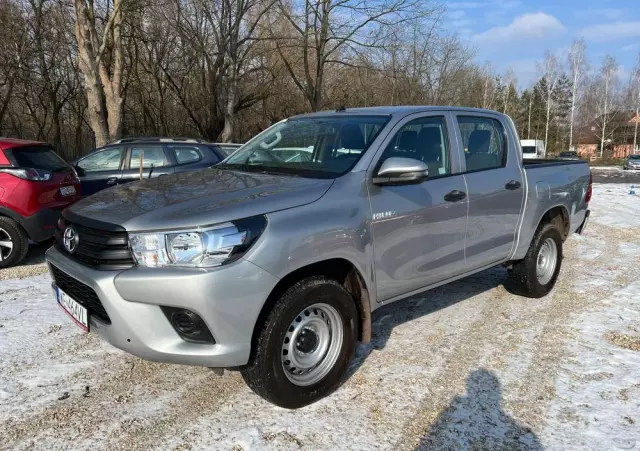 TOYOTA Hilux 2.4 D-4D Double Cab DLX 4x4
