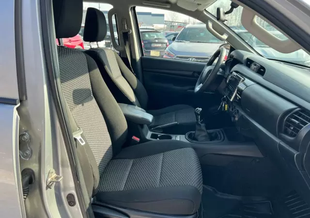 TOYOTA Hilux 2.4 D-4D Double Cab DLX 4x4