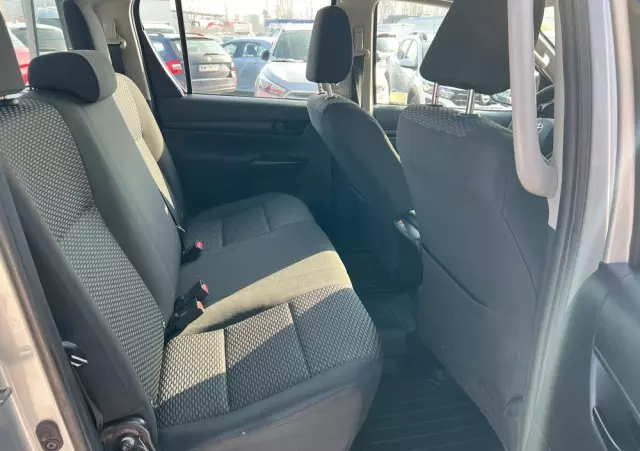 TOYOTA Hilux 2.4 D-4D Double Cab DLX 4x4