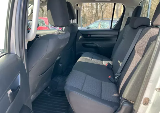 TOYOTA Hilux 2.4 D-4D Double Cab DLX 4x4